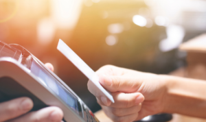 How Contactless Payments Are Transforming the Retail Landscape in Modern Shopping
