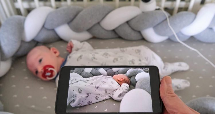How Retailers Sell Smart Monitors for Baby Care Effortlessly